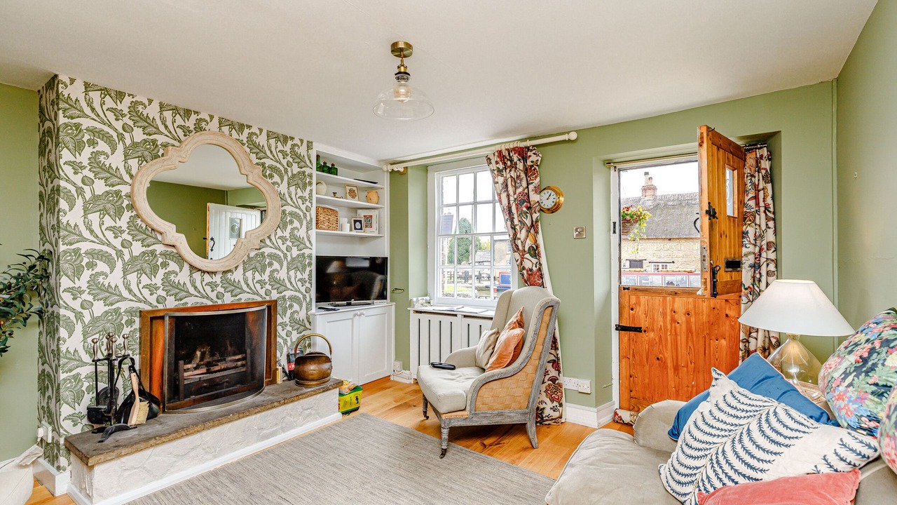 Photo of Bedroom in Stoke Bruerne