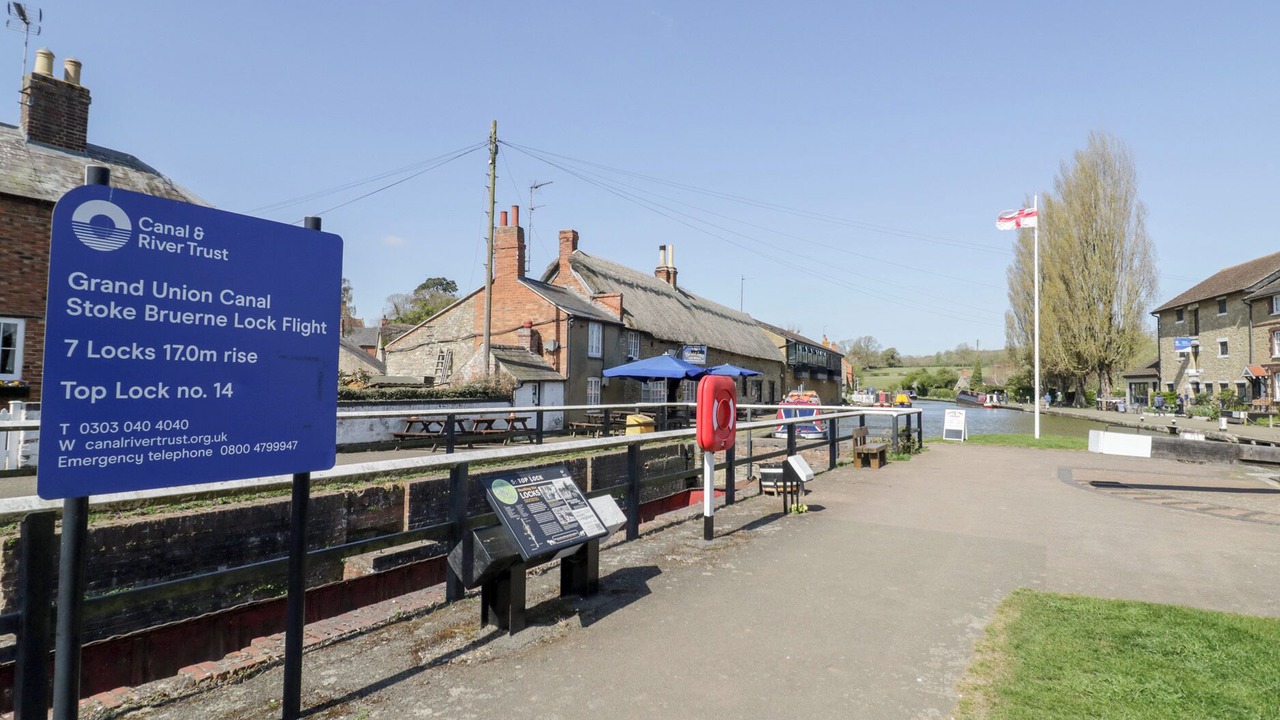 Photo of Others in Stoke Bruerne