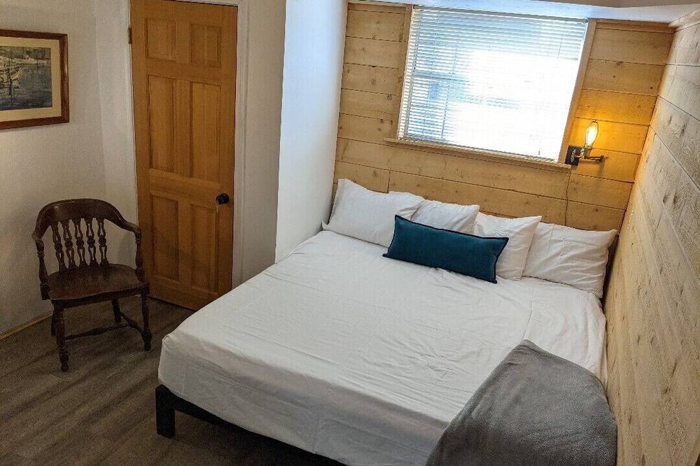Photo of Bedroom in Snowflake