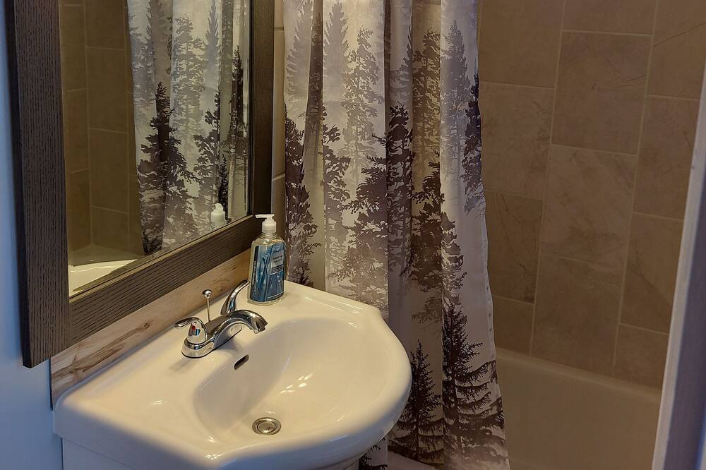 Photo of Bathroom in Combermere
