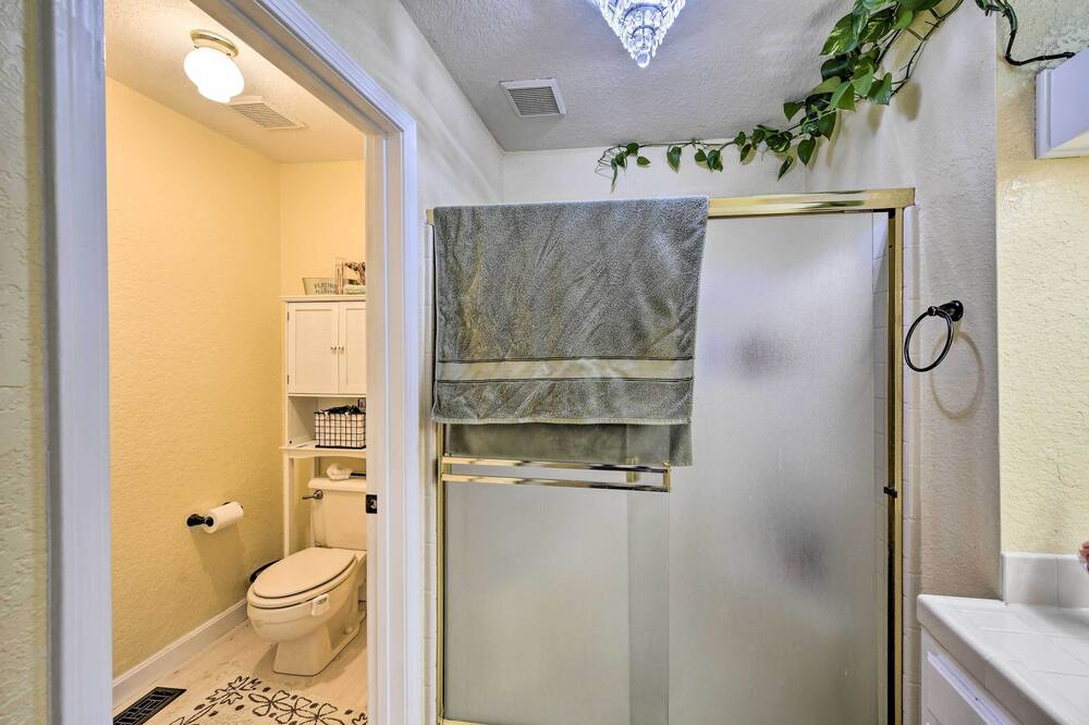 Photo of Bathroom in Glencoe