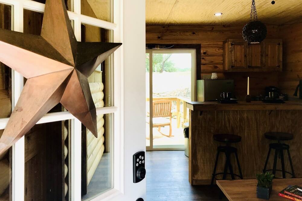 Photo of Livingroom in Glen Rose