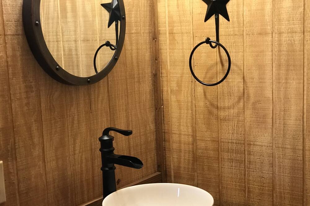 Photo of Bathroom in Glen Rose