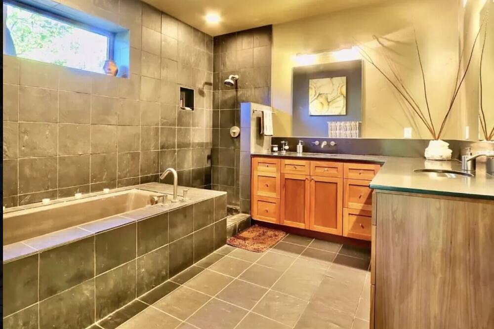 Photo of Bedroom in Auburn