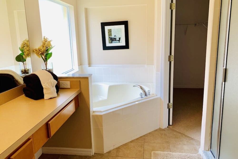 Photo of Bathroom in Solana