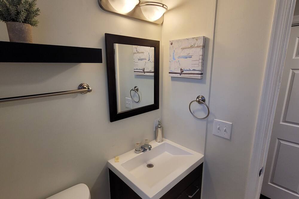 Photo of Bathroom in Brownsville