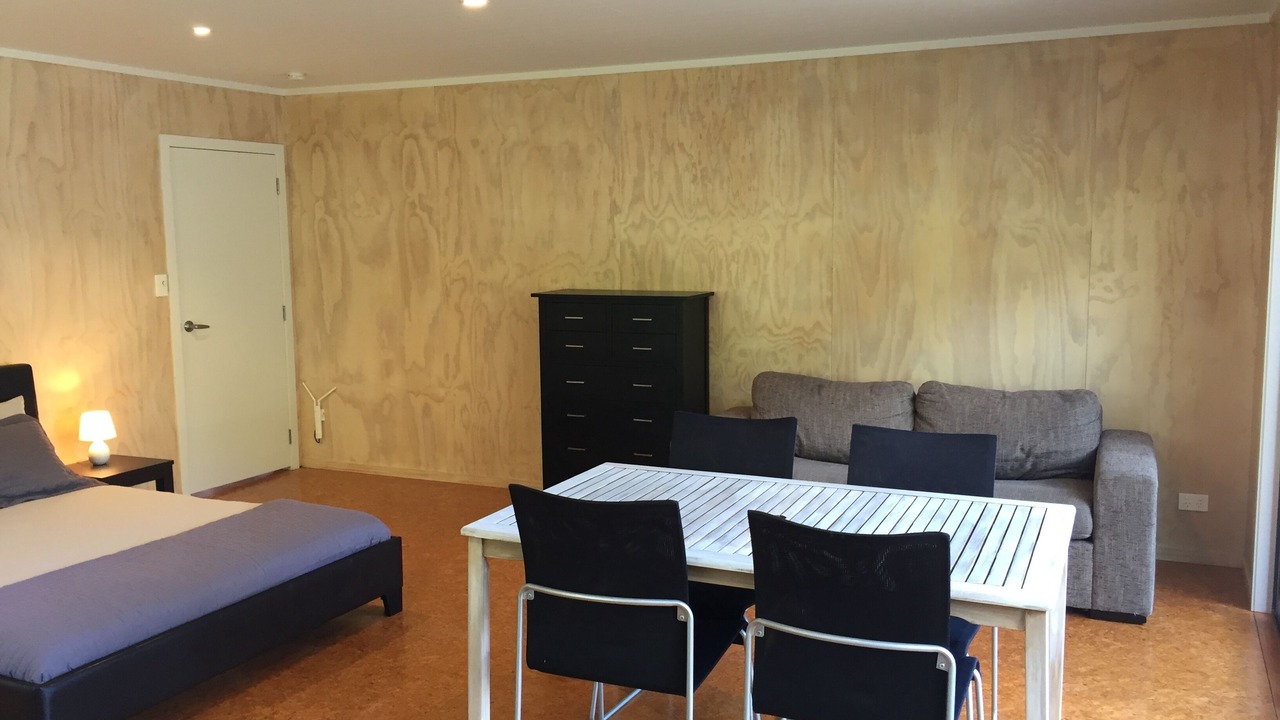 Photo of Others in Raglan