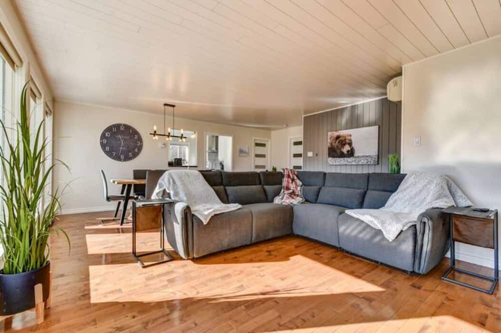 Photo of Bedroom in Saint-Sauveur