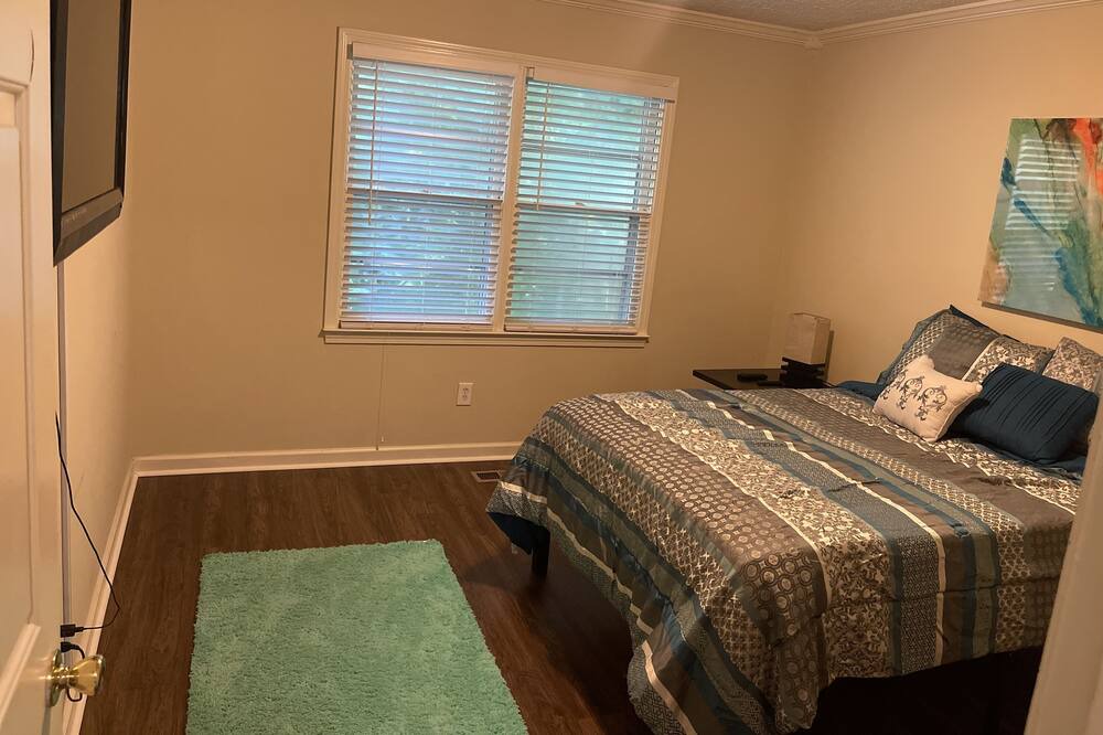 Photo of Bedroom in Powder Springs