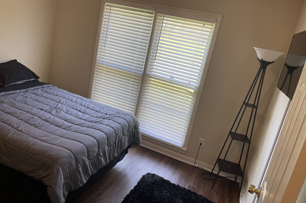 Photo of Bedroom in Powder Springs