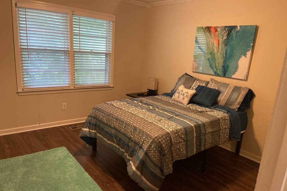 Photo of Bedroom in Powder Springs