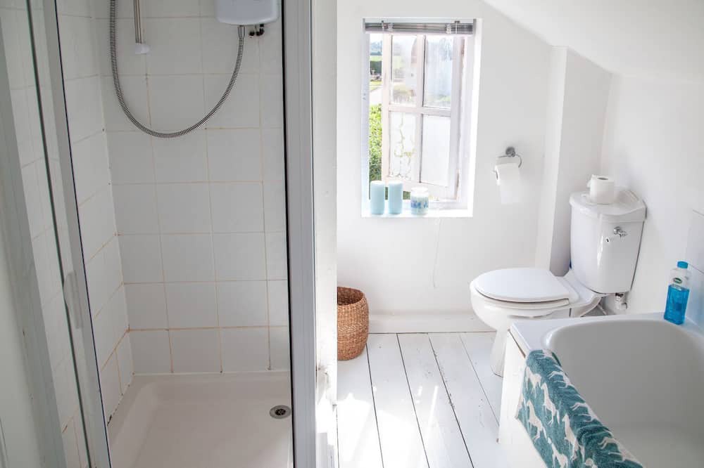 Photo of Bathroom in Handley