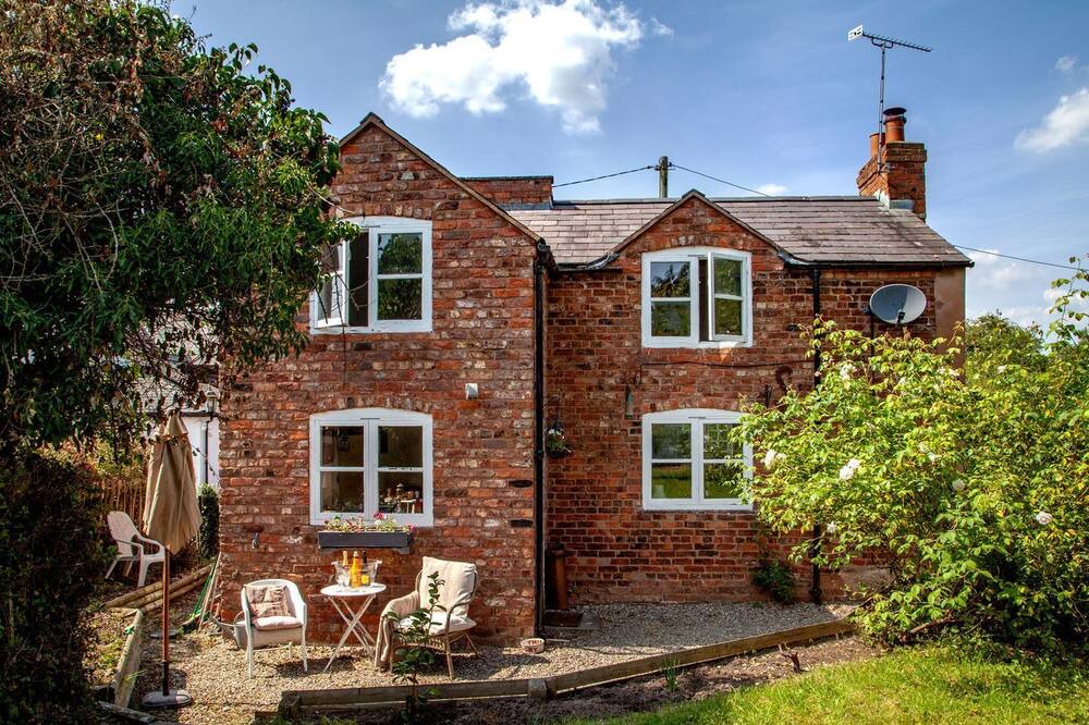 Photo of Outdoor in Handley