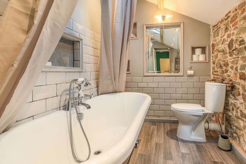 Photo of Bathroom in Westleigh