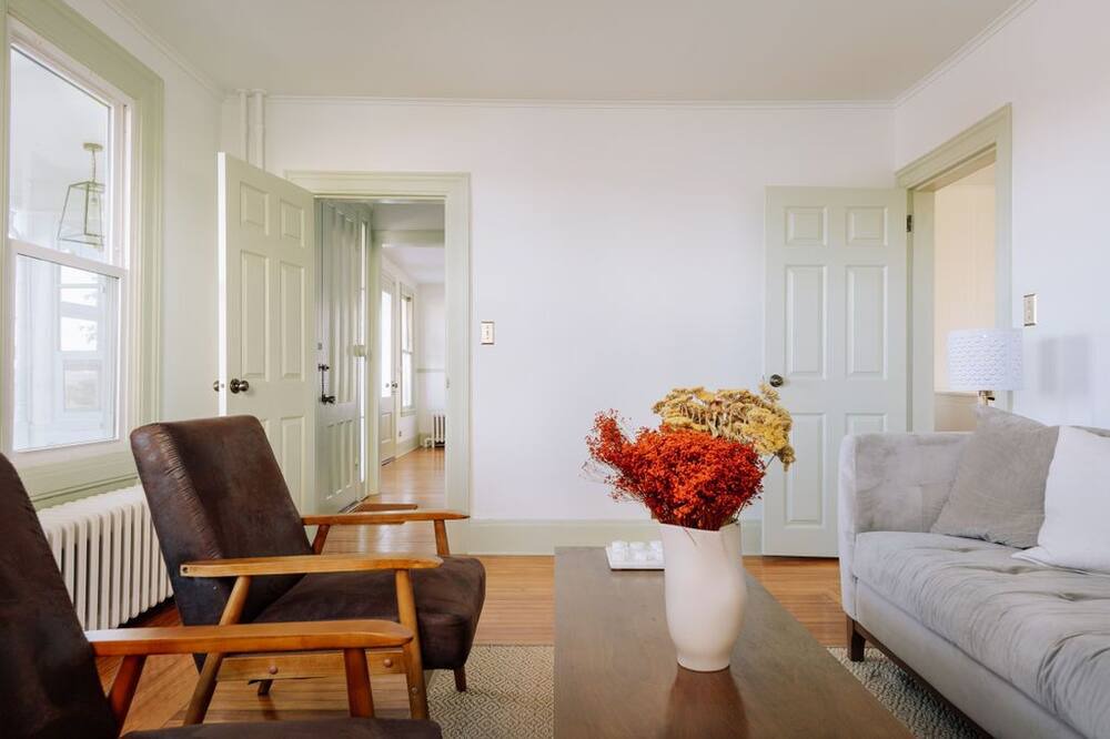 Photo of Livingroom in Town of New Baltimore