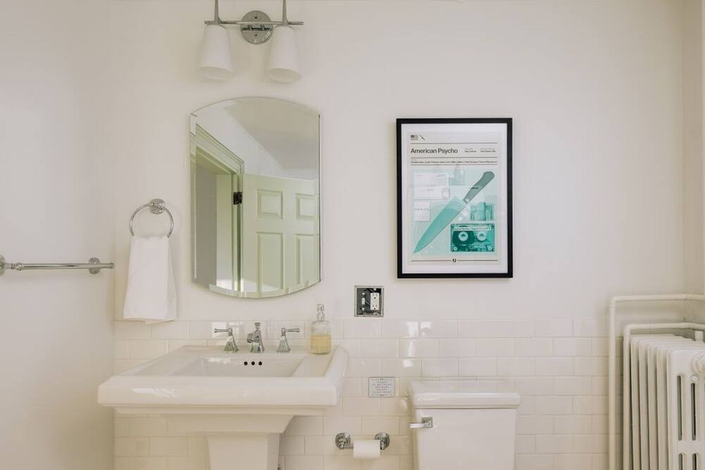 Photo of Bathroom in Town of New Baltimore
