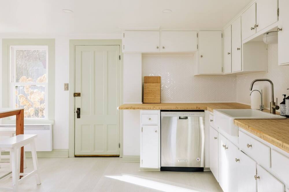 Photo of Kitchen in Town of New Baltimore