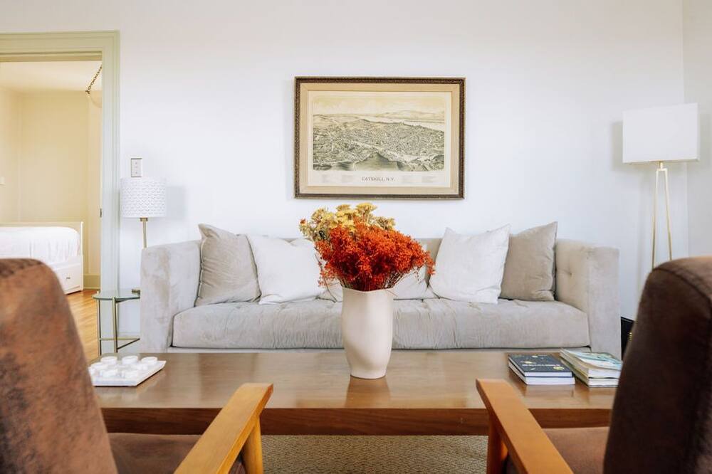 Photo of Livingroom in Town of New Baltimore