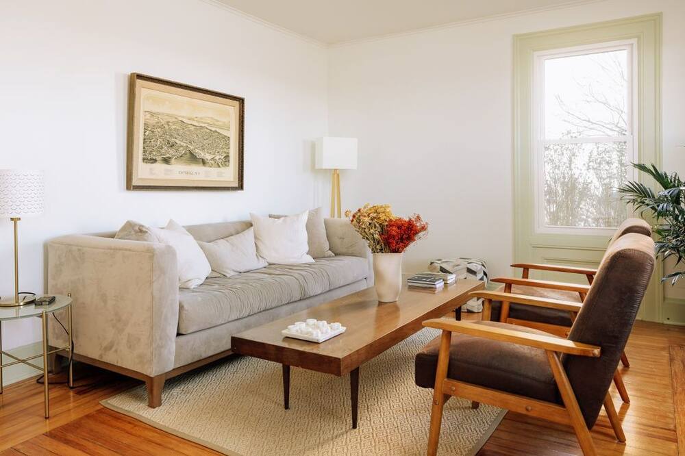 Photo of Livingroom in Town of New Baltimore