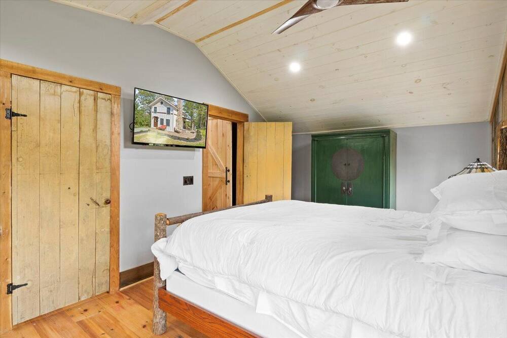 Photo of Bedroom in Rushville