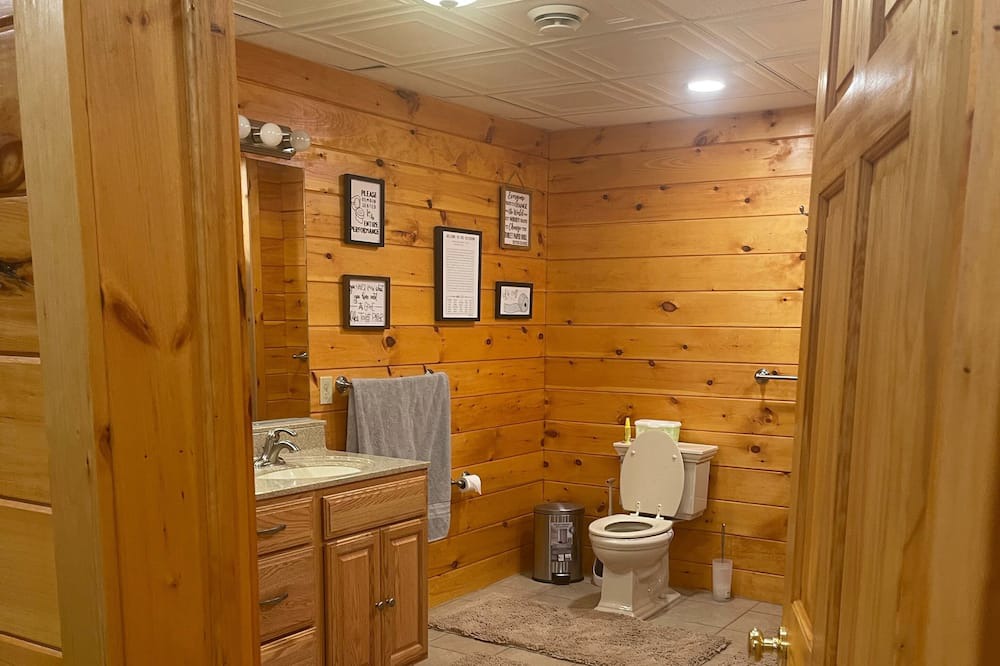 Photo of Bathroom in Madera