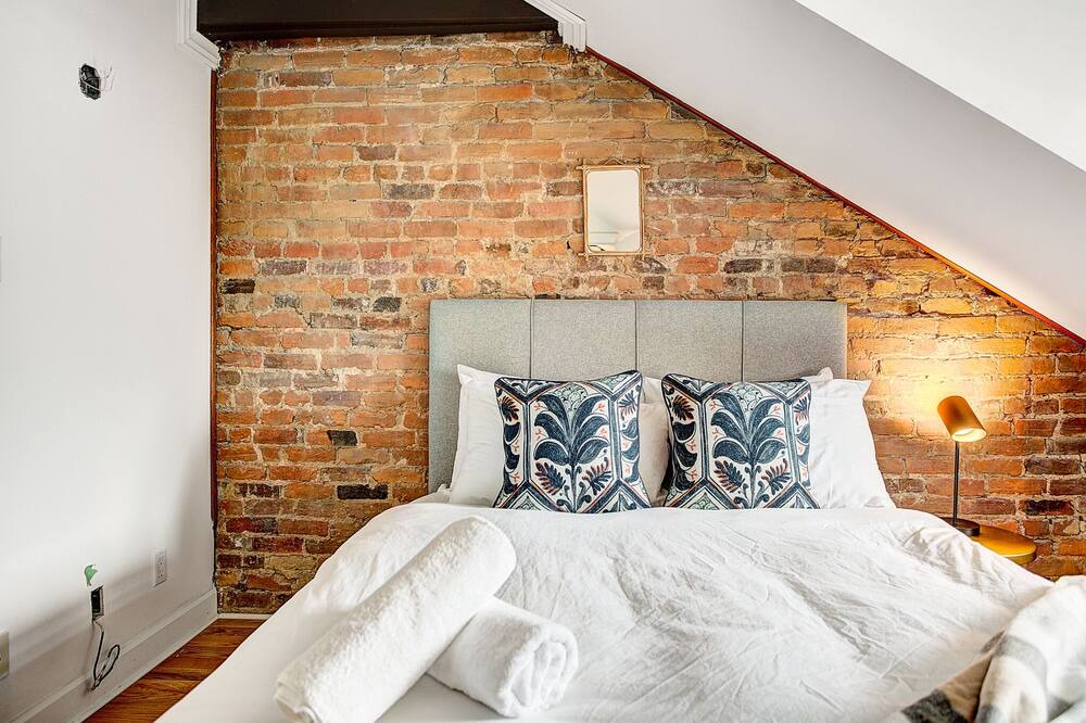 Photo of Bedroom in Latin Quarter