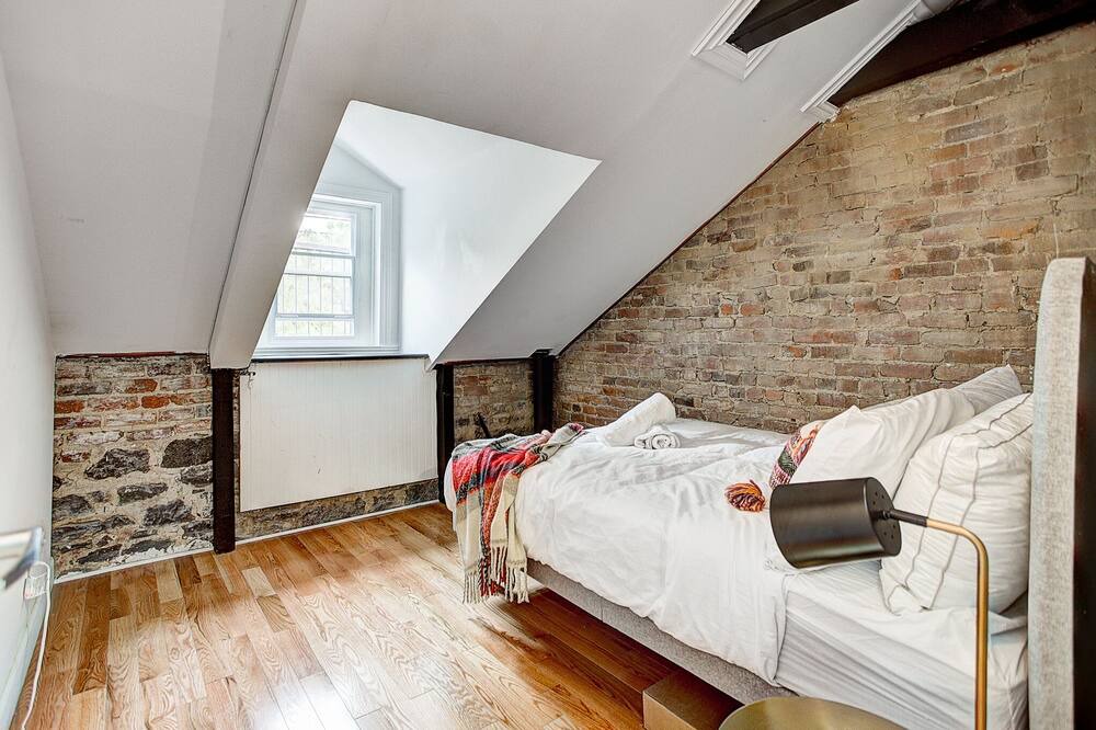 Photo of Bedroom in Latin Quarter