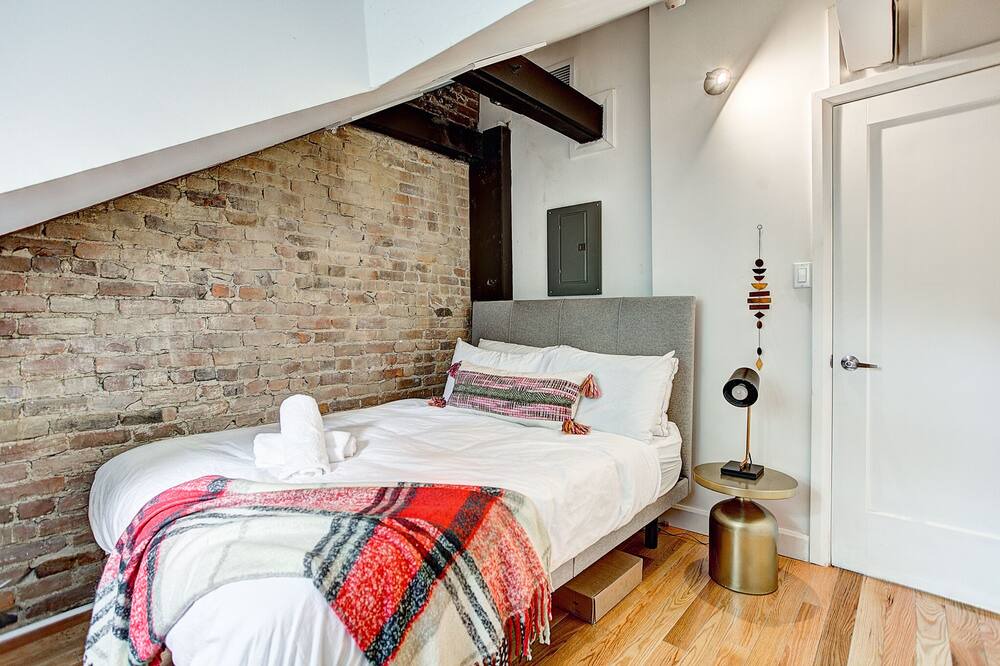 Photo of Bedroom in Latin Quarter