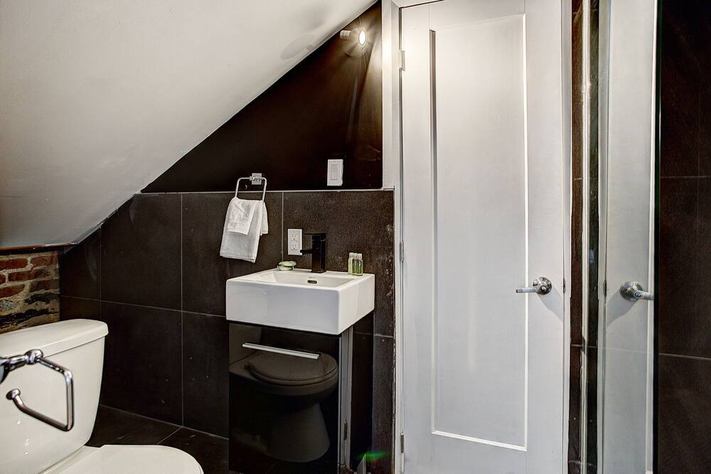 Photo of Bathroom in Latin Quarter