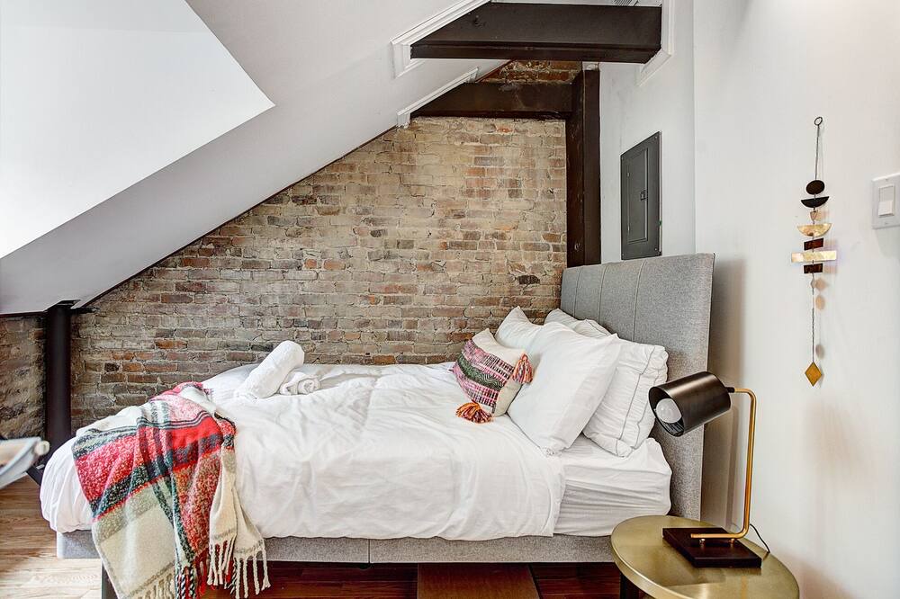 Photo of Bedroom in Latin Quarter
