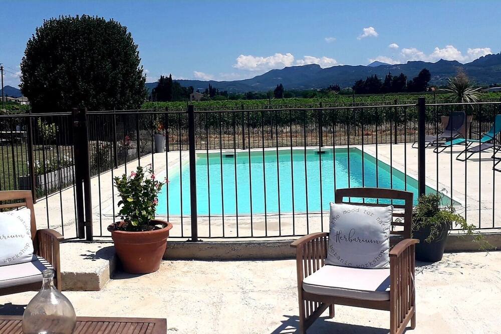 Photo of Outdoor in Violes