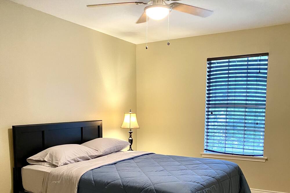 Photo of Bedroom in Allen