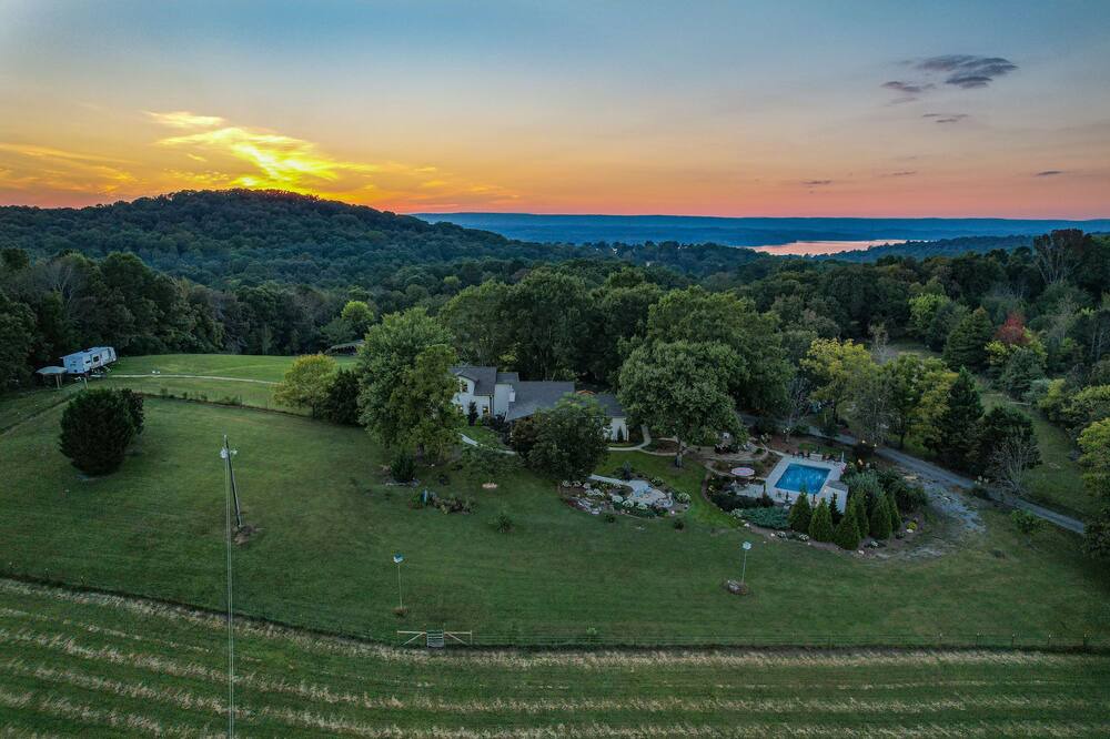 Photo of Outdoor in Harrison