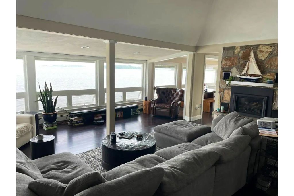 Photo of Livingroom in North Weymouth