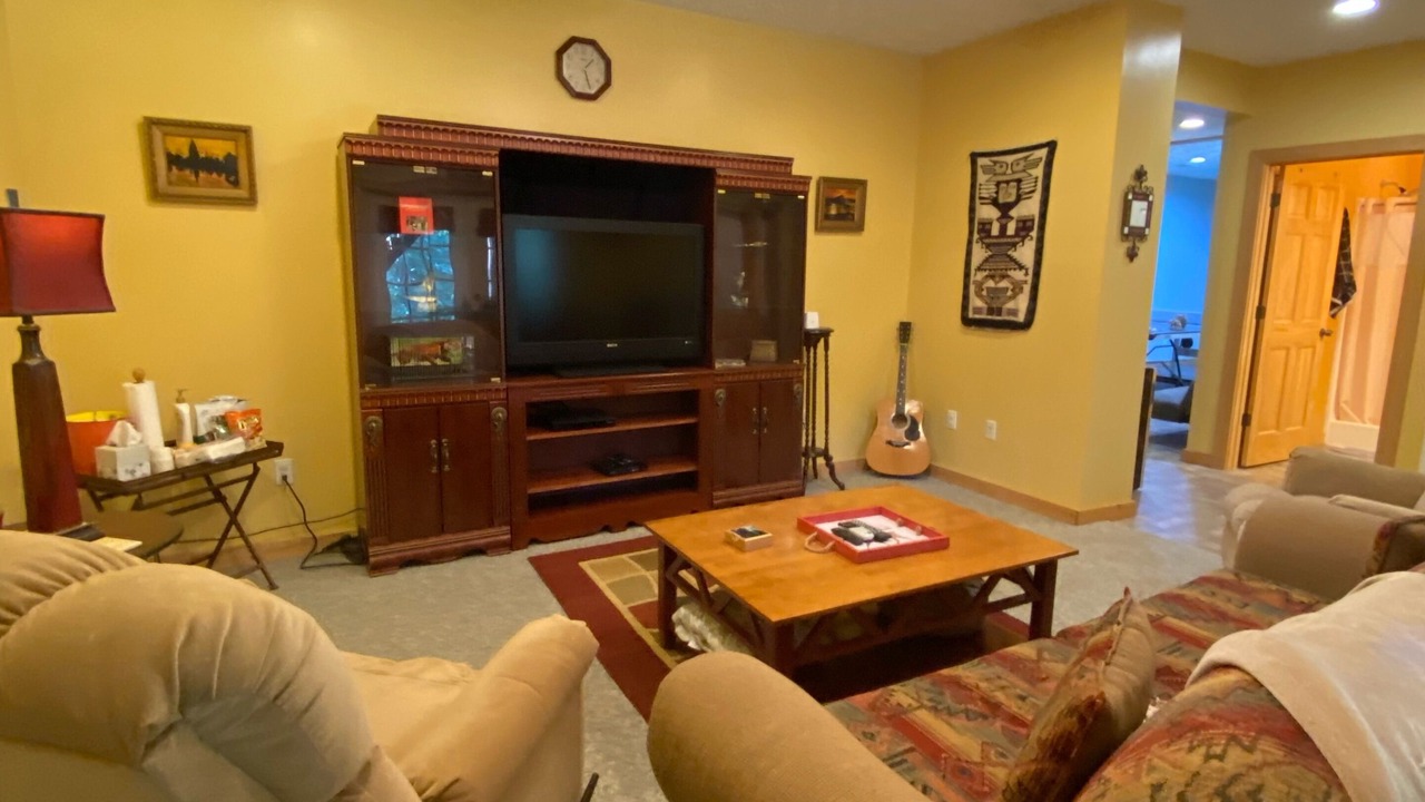 Photo of Livingroom in Eagle Mountain
