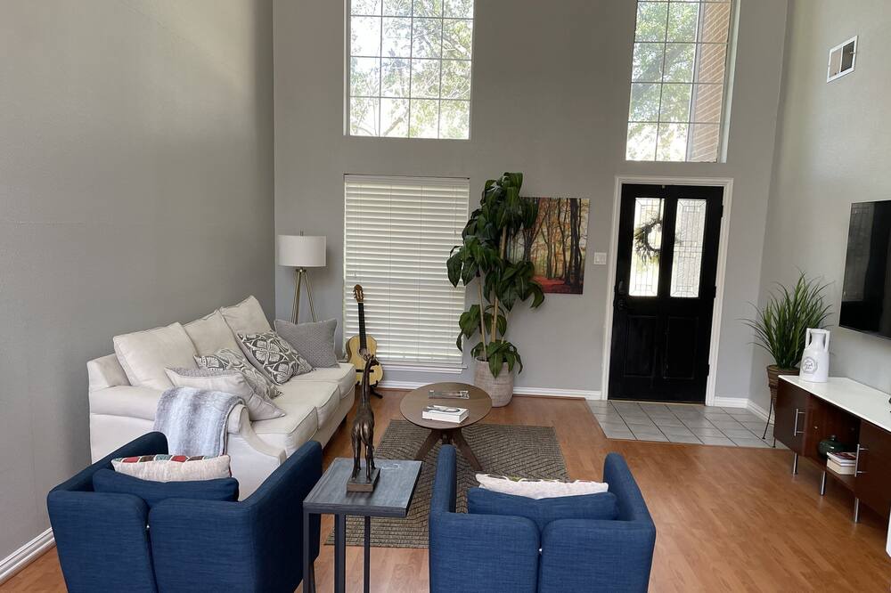 Photo of Livingroom in Valley Ranch