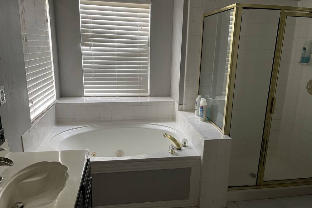Photo of Bathroom in Valley Ranch