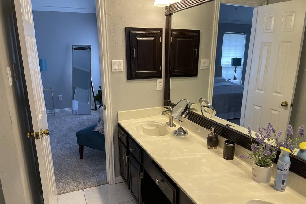 Photo of Bathroom in Valley Ranch