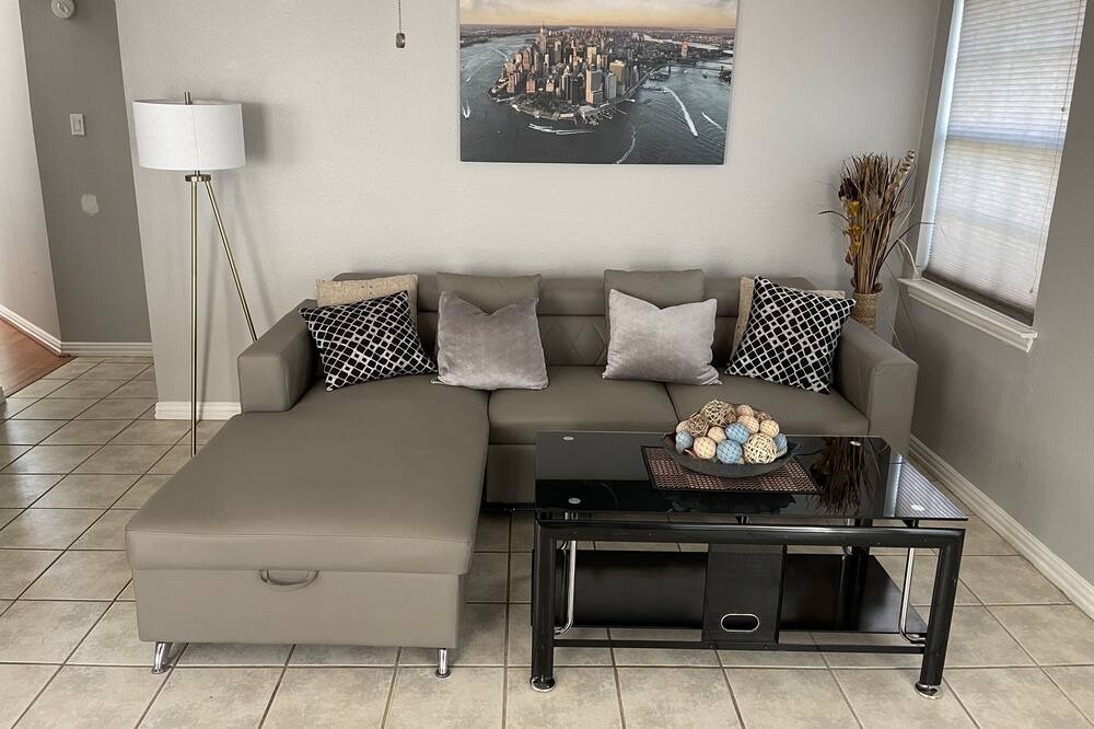 Photo of Livingroom in Valley Ranch