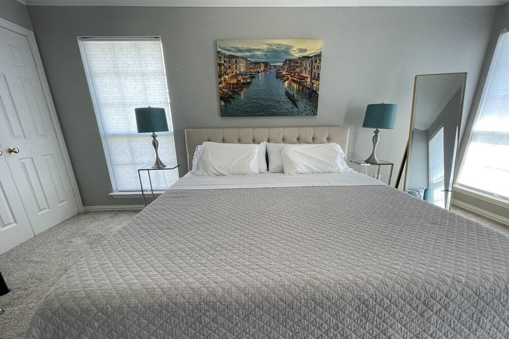 Photo of Bedroom in Valley Ranch