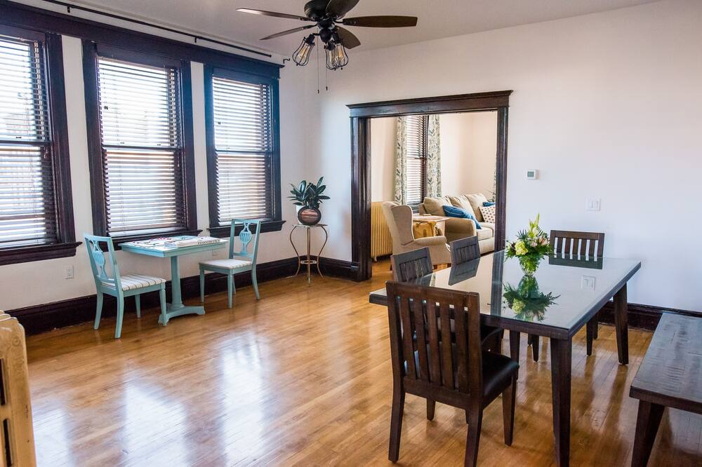 Photo of Livingroom in Calumet