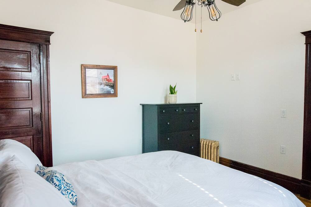 Photo of Bedroom in Calumet