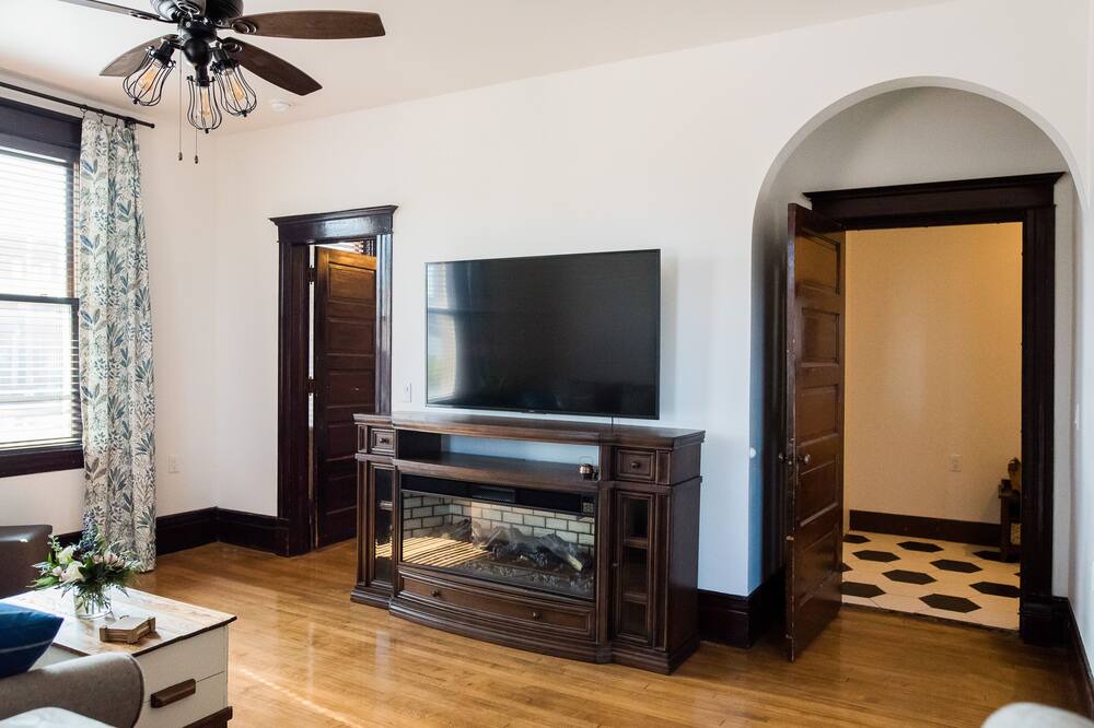 Photo of Livingroom in Calumet