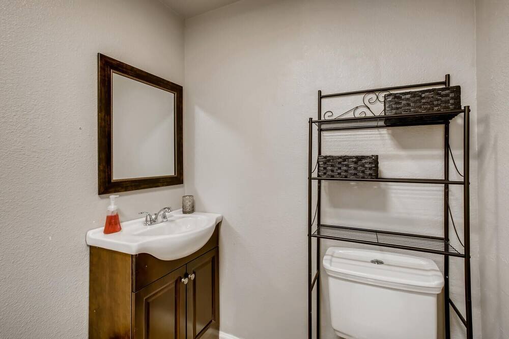 Photo of Bathroom in Woodlawn Lake