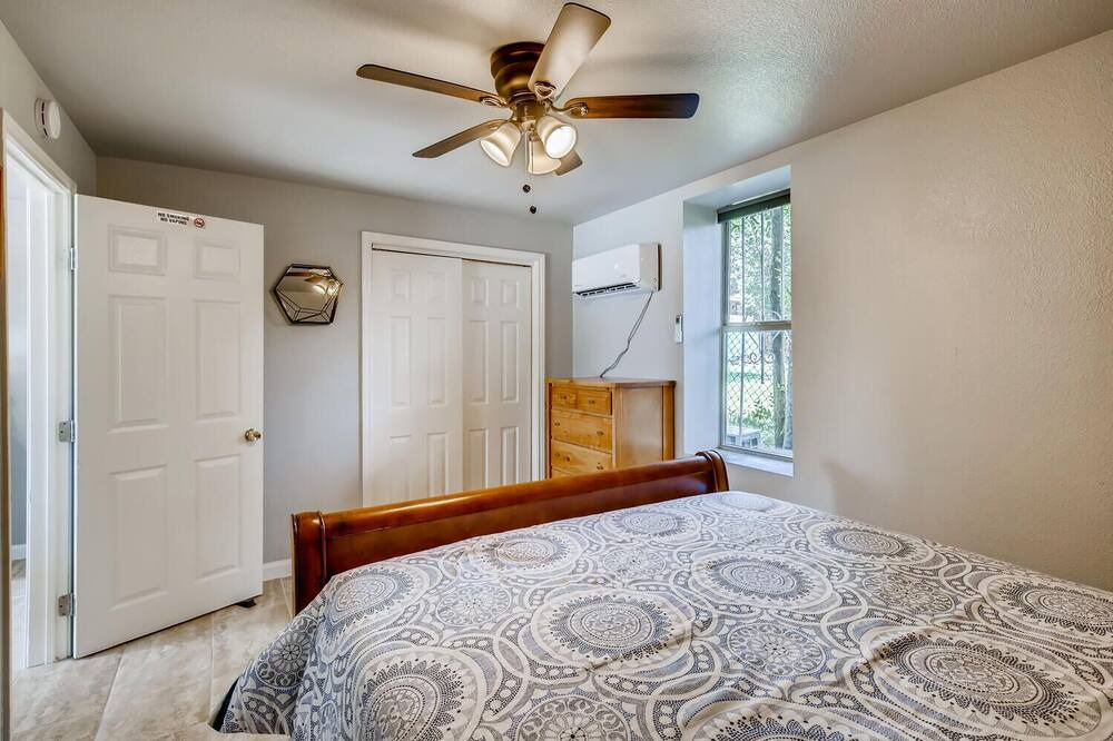 Photo of Bedroom in Woodlawn Lake