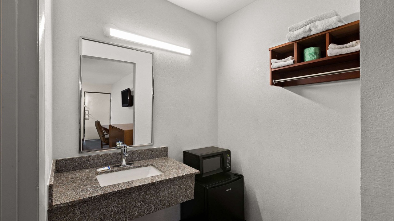 Photo of Bedroom in Commerce