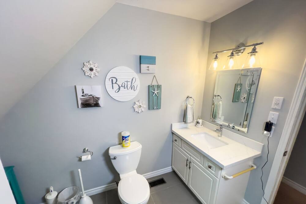 Photo of Bathroom in Balm Beach