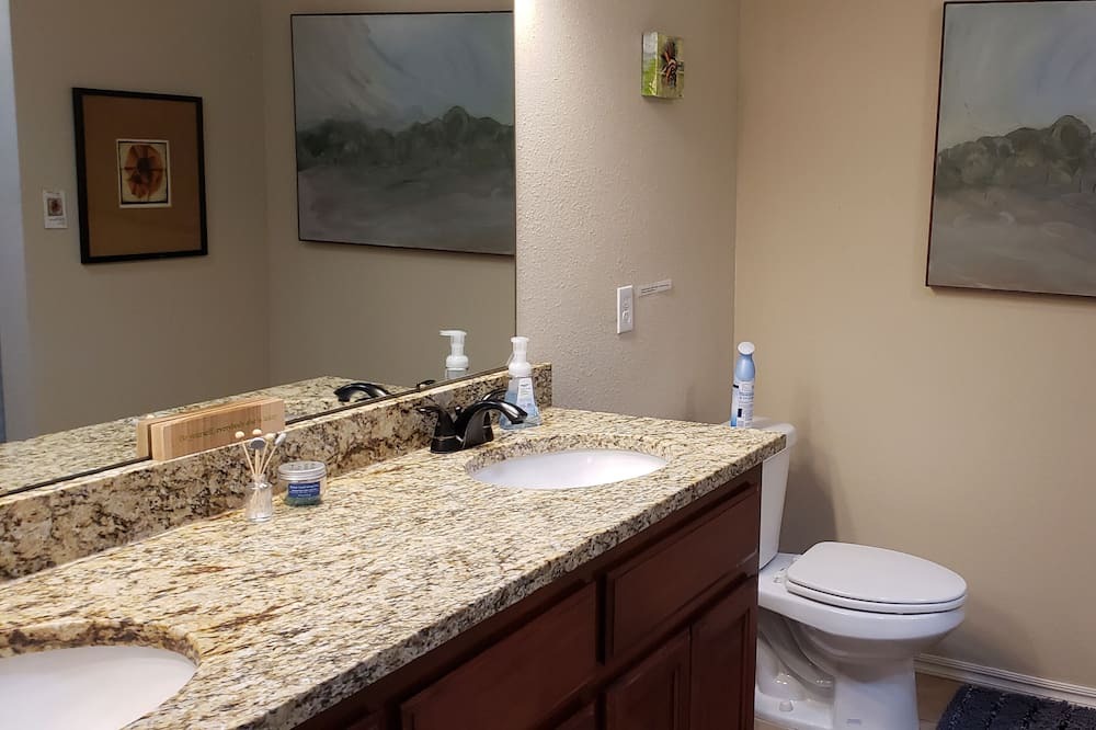 Photo of Bathroom in Norman