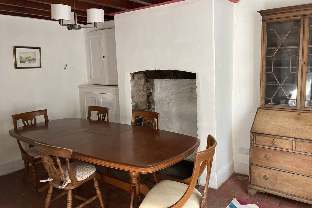 Photo of Kitchen in Glyn-Dyfrdwy