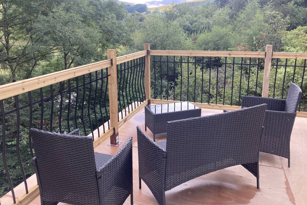Photo of Patio Balcony in Glyn-Dyfrdwy